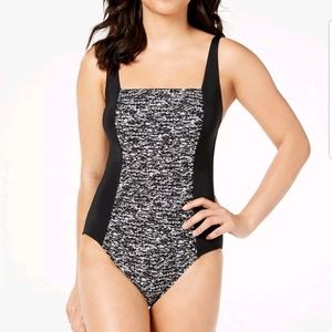 Calvin Klein Swim - CALVIN KLEIN new w/ tag onepiece swimsuit slimming Calvin Klein Swim - CALVIN KLEIN new w/ tag onepiece swimsuit slimming